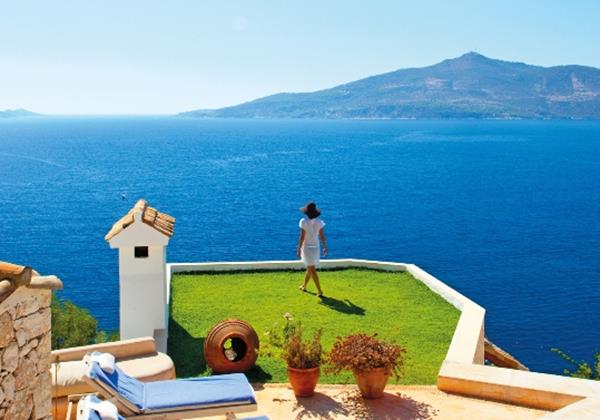 FAMOUS WALKING WOMAN ON ROOF