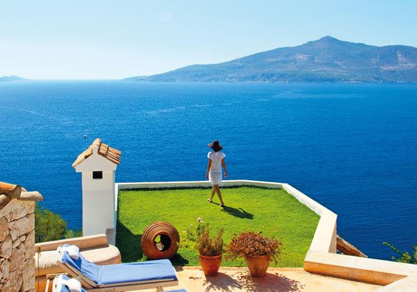 FAMOUS WALKING WOMAN ON ROOF